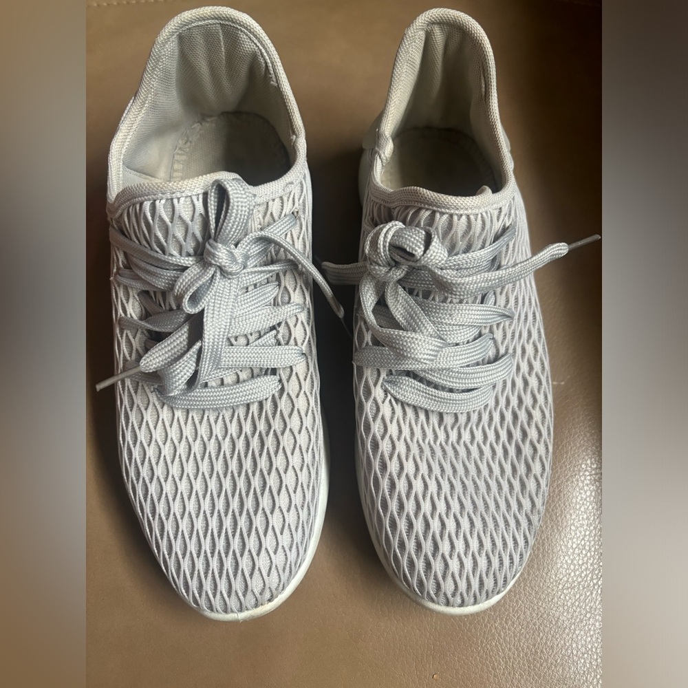 Grey sneakers - Picture 1 of 2